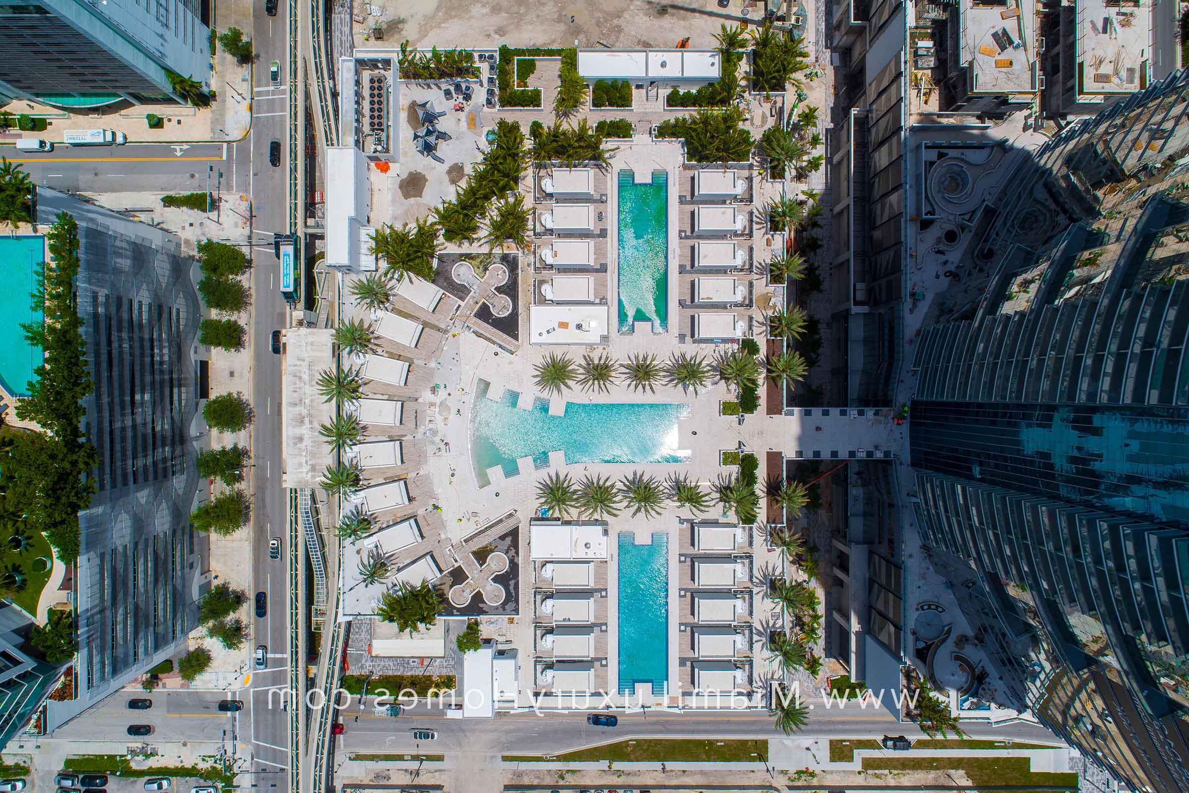 Aerial View of Paramount Miami Worldcenter Pool Deck